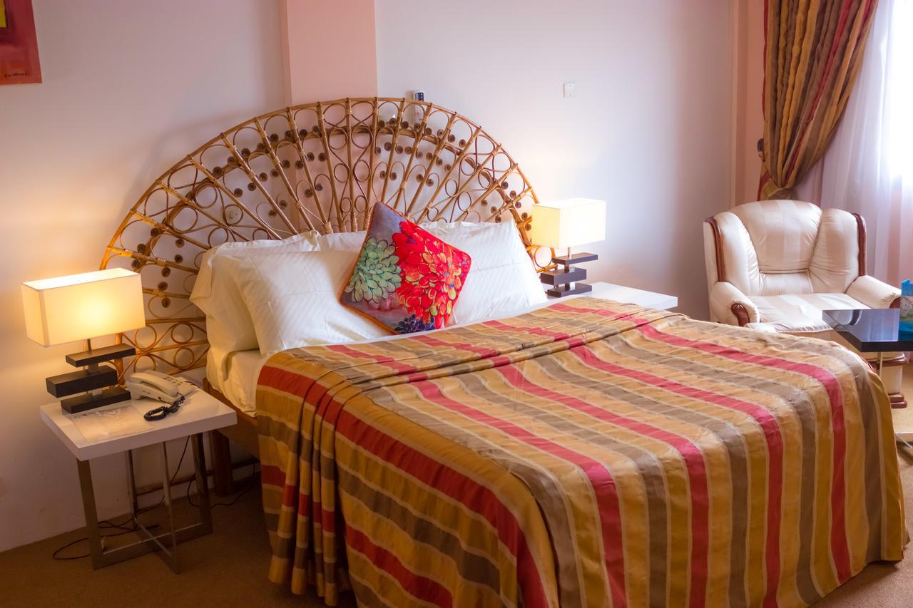 Hotel Azur Yaoundé 外观 照片