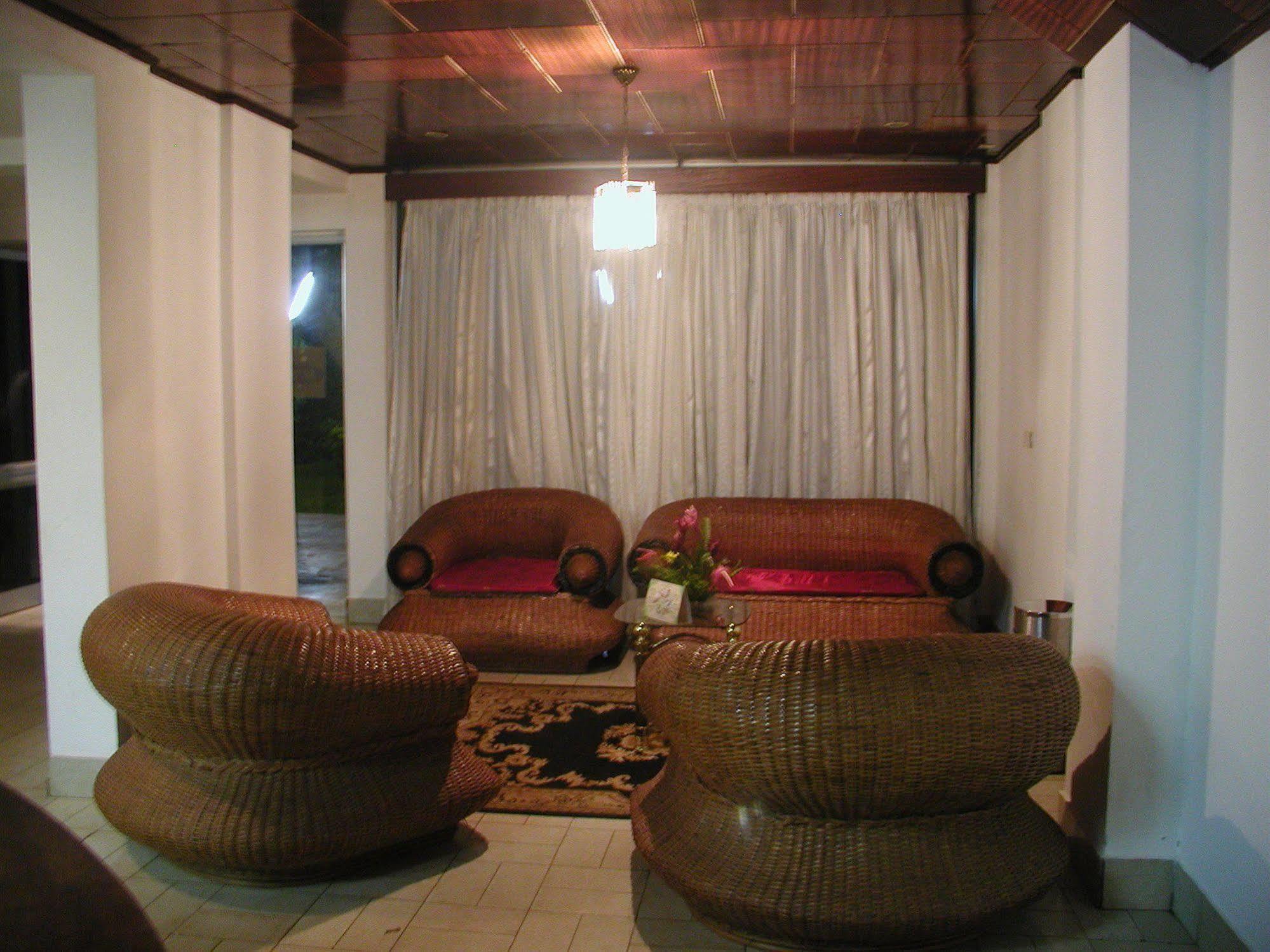 Hotel Azur Yaoundé 外观 照片