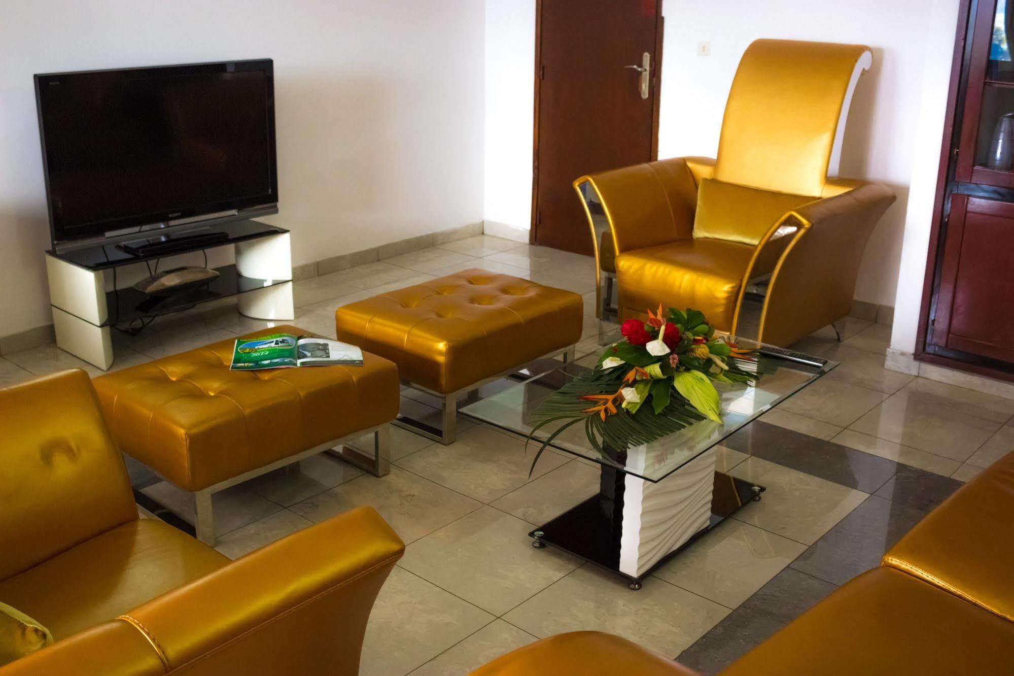 Hotel Azur Yaoundé 外观 照片