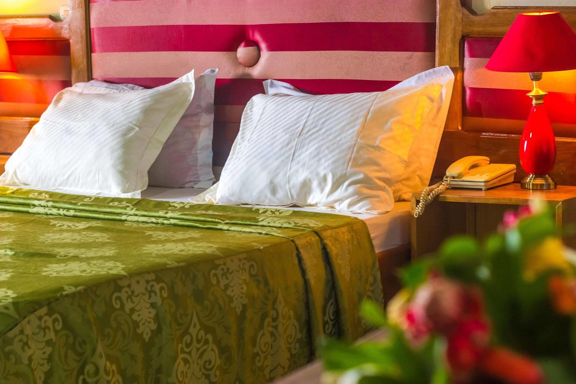 Hotel Azur Yaoundé 外观 照片